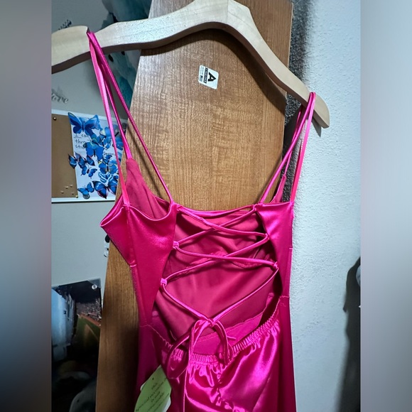 NWT Women’s XL Fuchsia Pink Windsor Maxi Length Gown Tie Back Prom - Picture 4 of 5